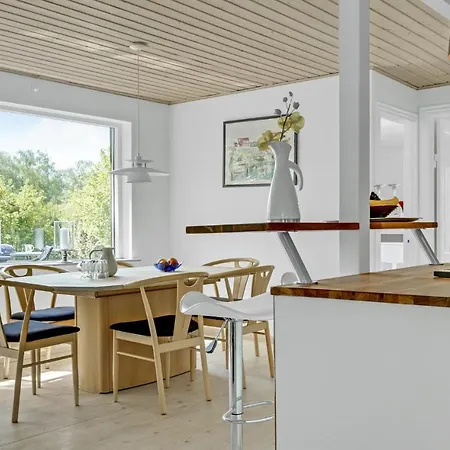 2 Bedroom Gorgeous In * Græsted