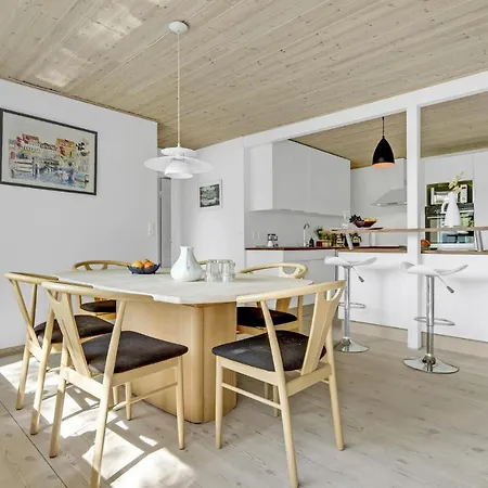 2 Bedroom Gorgeous In * Græsted