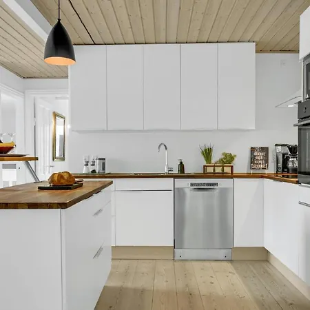 2 Bedroom Gorgeous In Dom wakacyjny