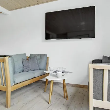 2 Bedroom Gorgeous In *